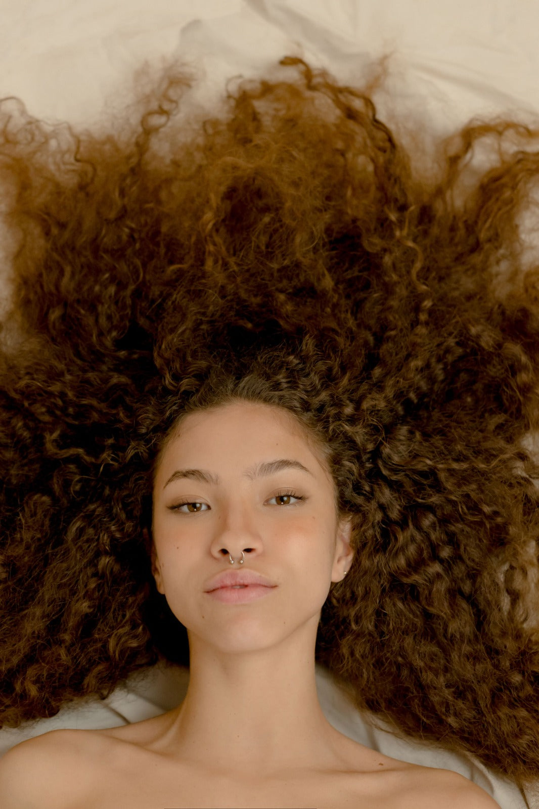 LEAVE IN – NOURISH RADIANCE HAIR SPRAY